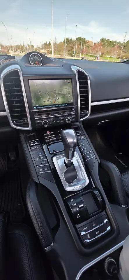 Porsche Cayenne снимка Porsche Cayenne