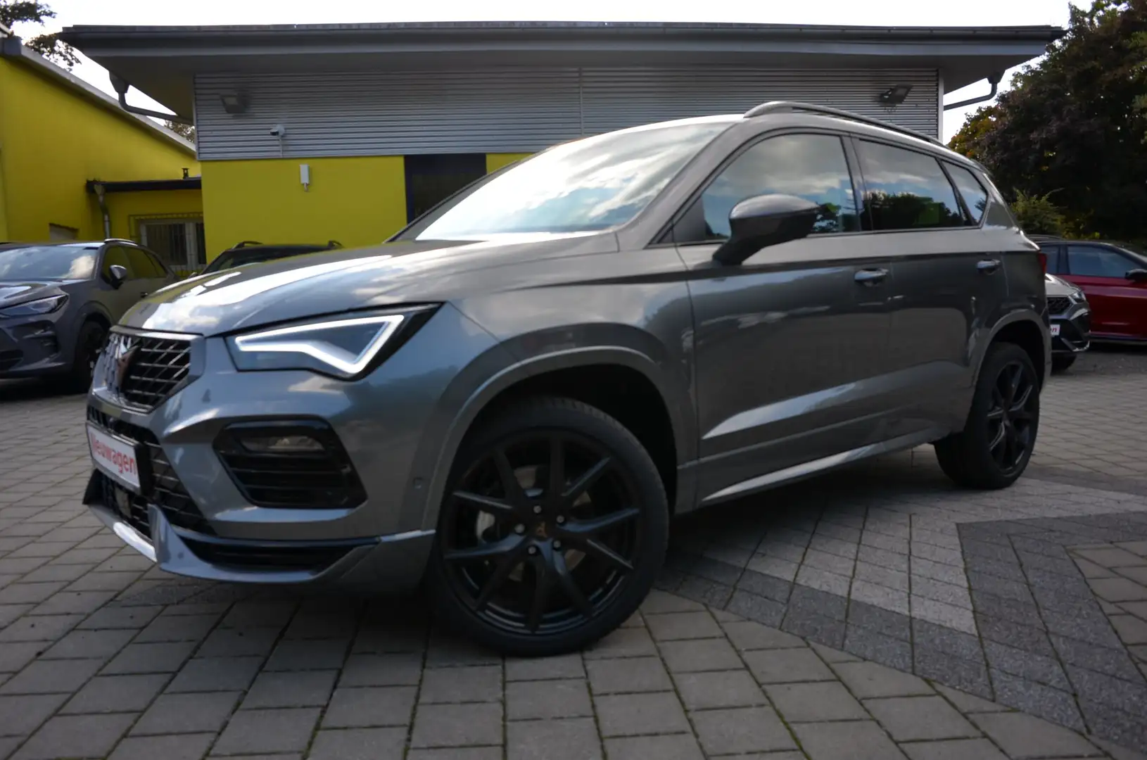 CUPRA Ateca 1.5 TSI DSG 5JGAR+elAHK+elHECKKL+varBODEN Grau - 1