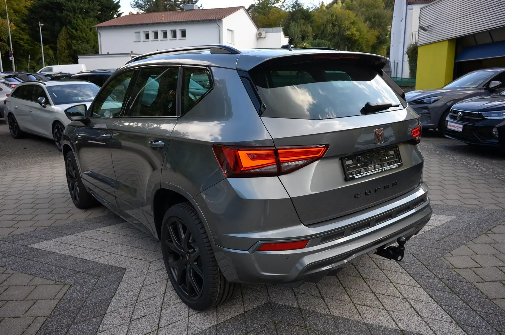 CUPRA Ateca 1.5 TSI DSG 5JGAR+elAHK+elHECKKL+varBODEN Grau - 2