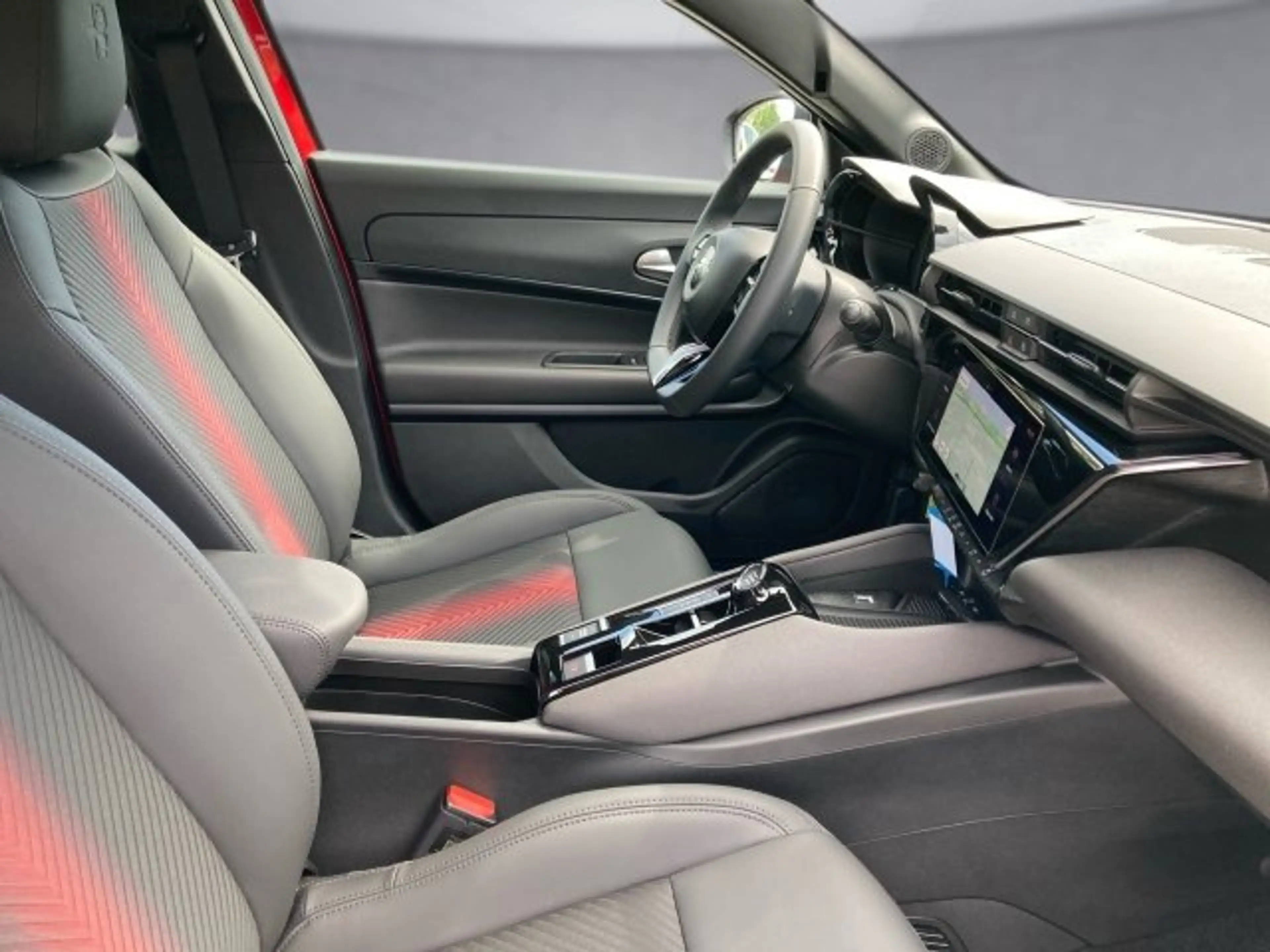 Alfa Romeo Junior Ibrida 1.2 Hybrid eDCT6 — photo 9