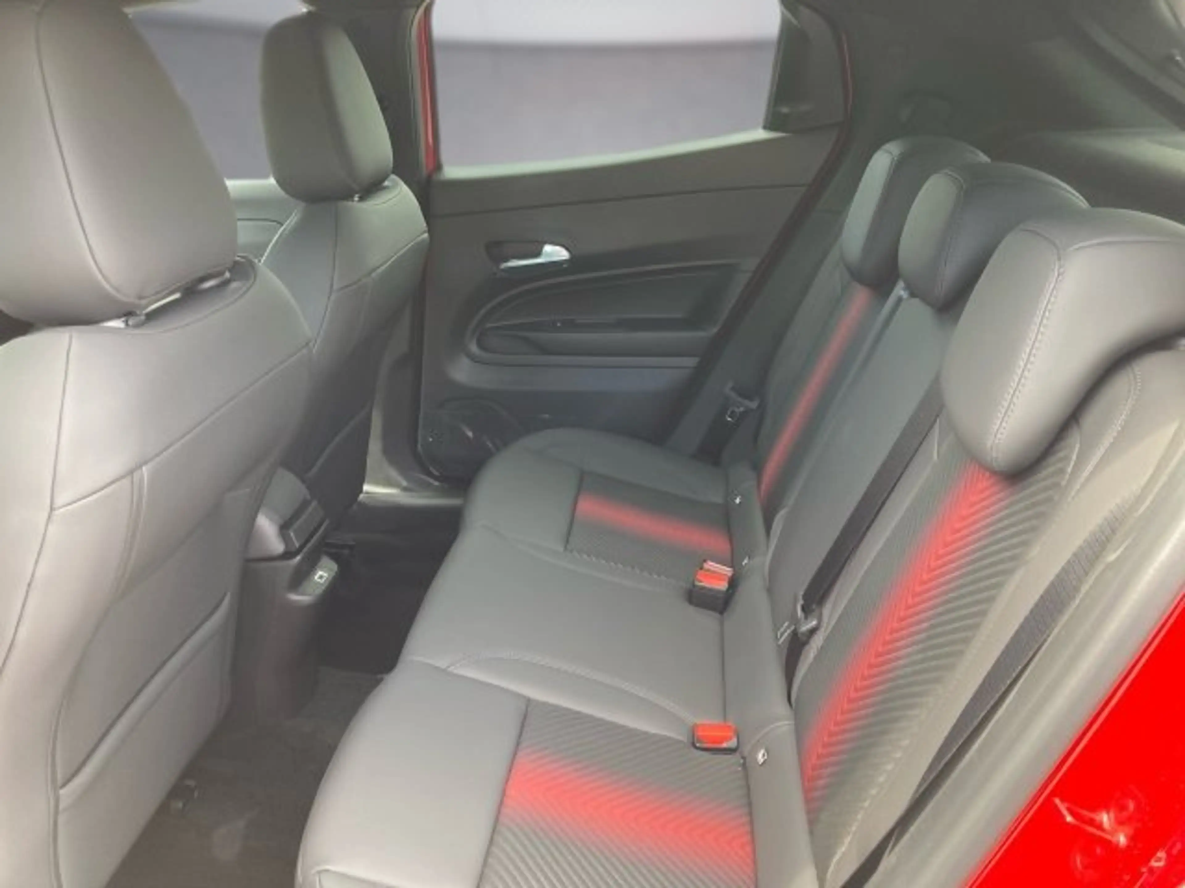 Alfa Romeo Junior Ibrida 1.2 Hybrid eDCT6 — photo 10