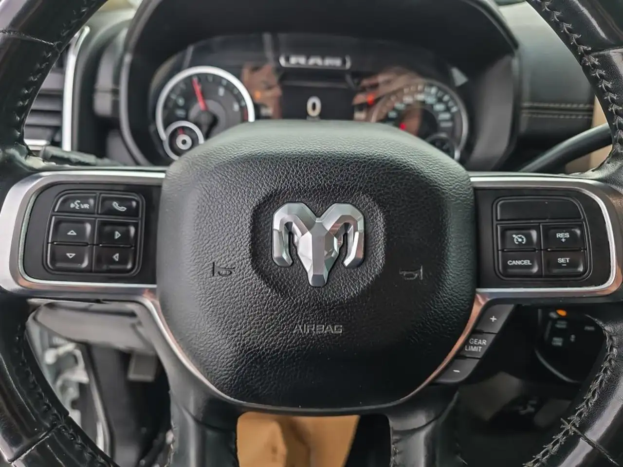 RAM 3500 снимка RAM 3500