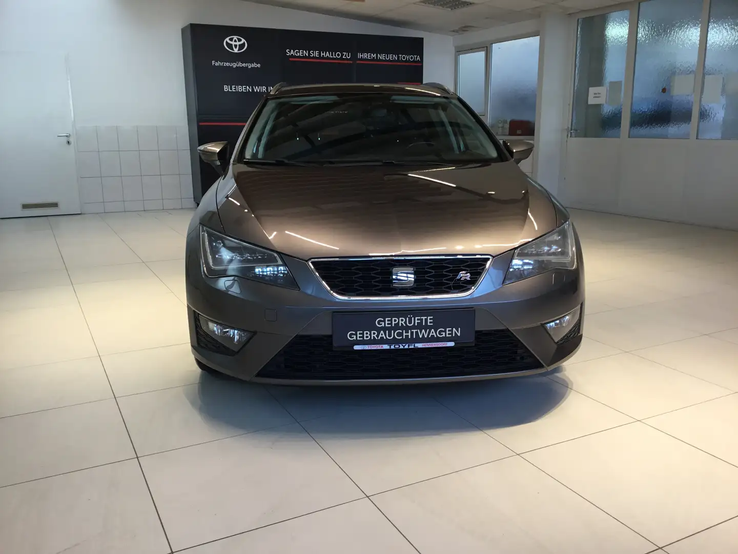 SEAT Leon 2.0 TDI ST FR Grau - 2