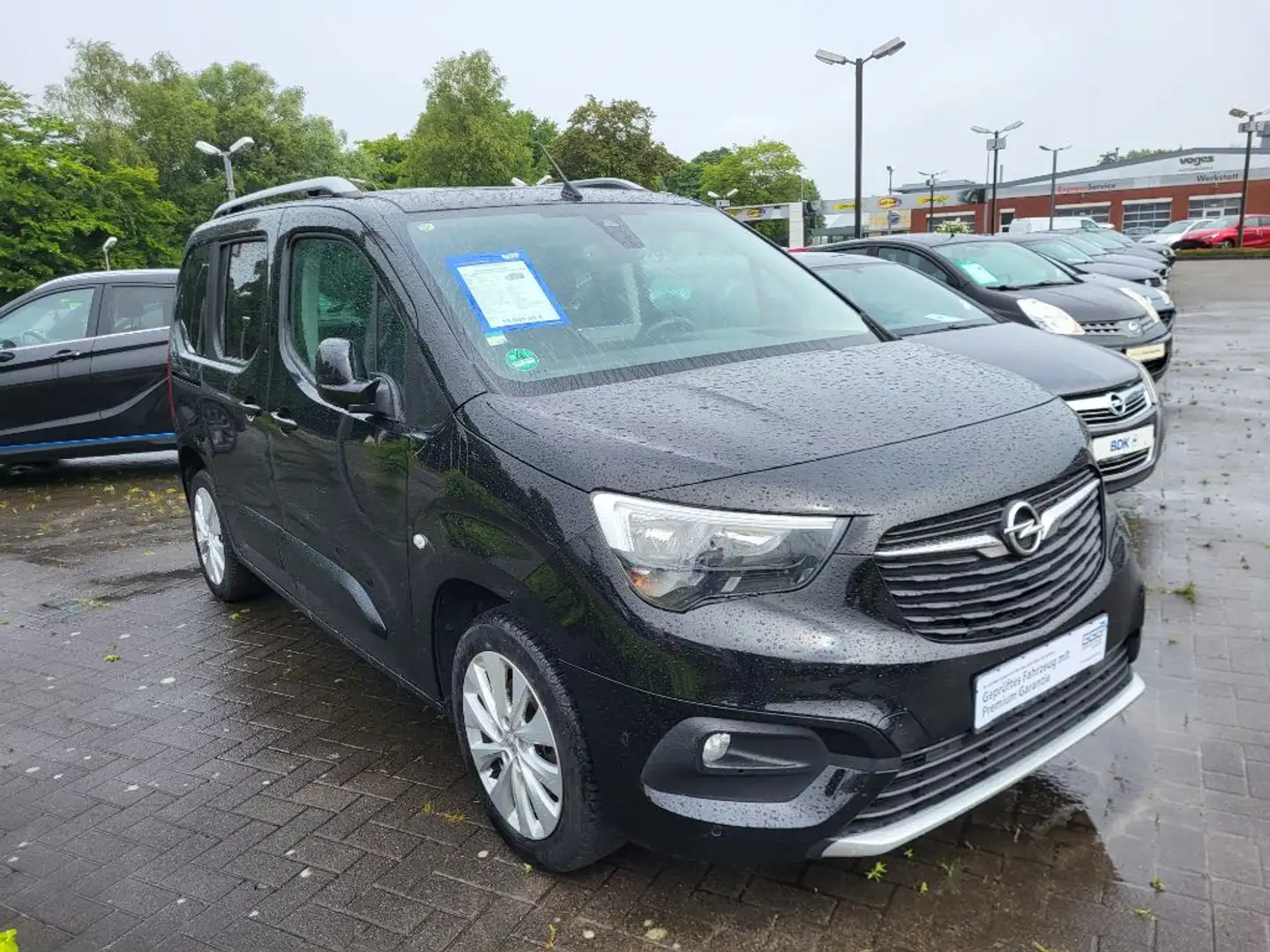 Opel Combo Life 1.5 D Innovation +PANO+KAMERA+NAVI Schwarz - 2