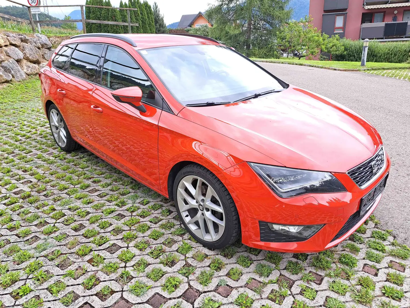 SEAT Leon Leon ST FR 1,4 TSI Start-Stop FR Start-Stopp Pomarańczowy - 1