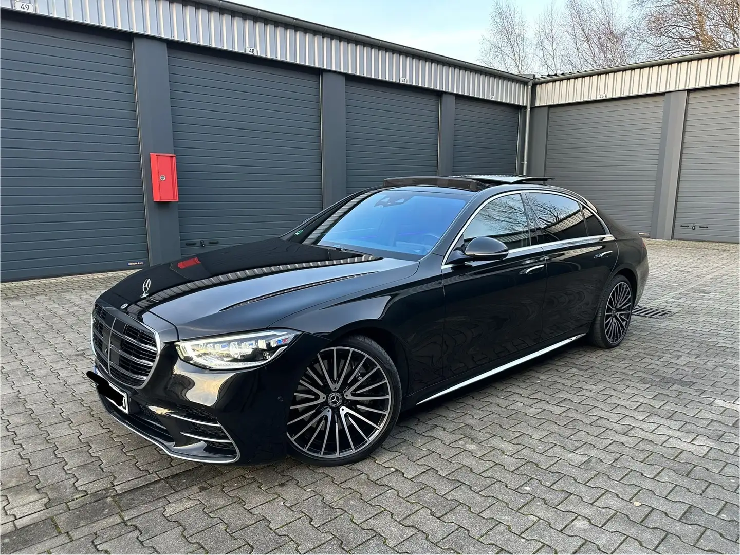 Mercedes-Benz S 400 S 400 d 4Matic L (223.133) Schwarz - 1