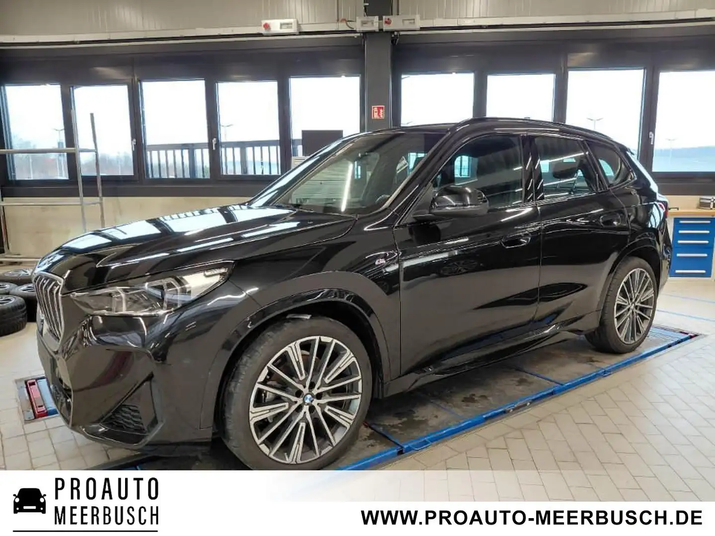 BMW X1 23d xDrive M Sport AHK/ADAPTLED/HUD/360°/HIFI Noir - 1