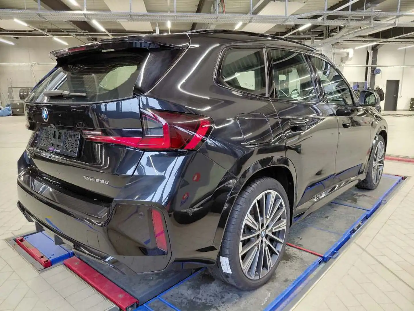 BMW X1 23d xDrive M Sport AHK/ADAPTLED/HUD/360°/HIFI Noir - 2