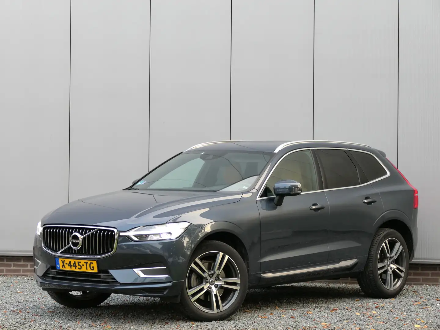 Volvo XC60 T4 AUT Inscription 12 MND garantie Camera / Apple Blauw - 1