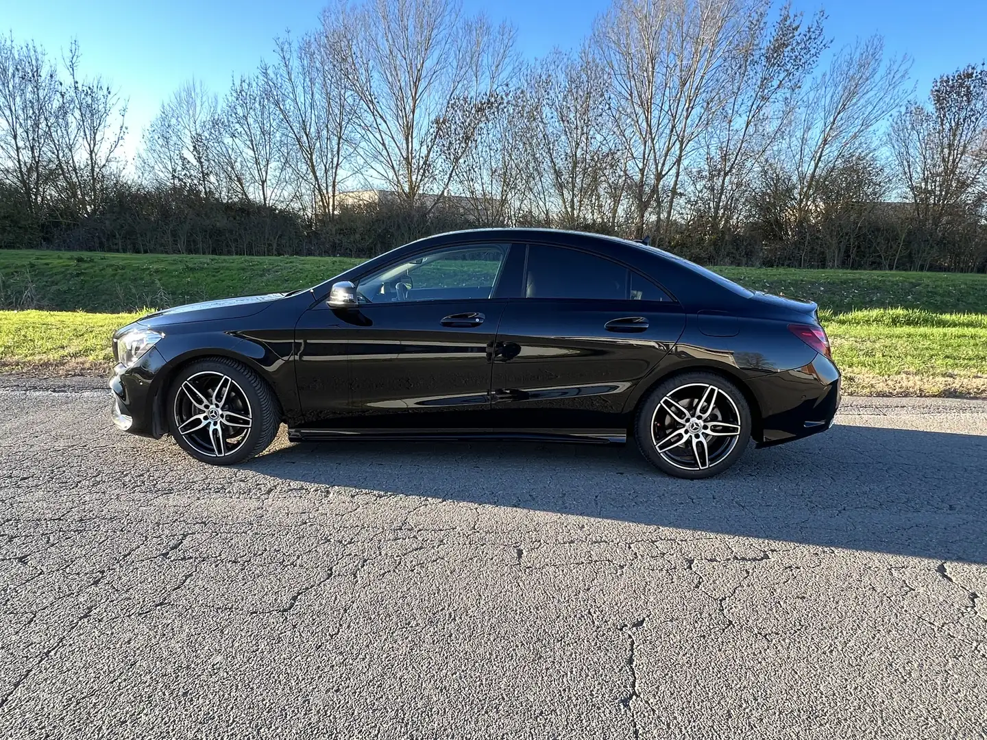 Mercedes-Benz CLA 200 d Premium Dark Night auto - 2