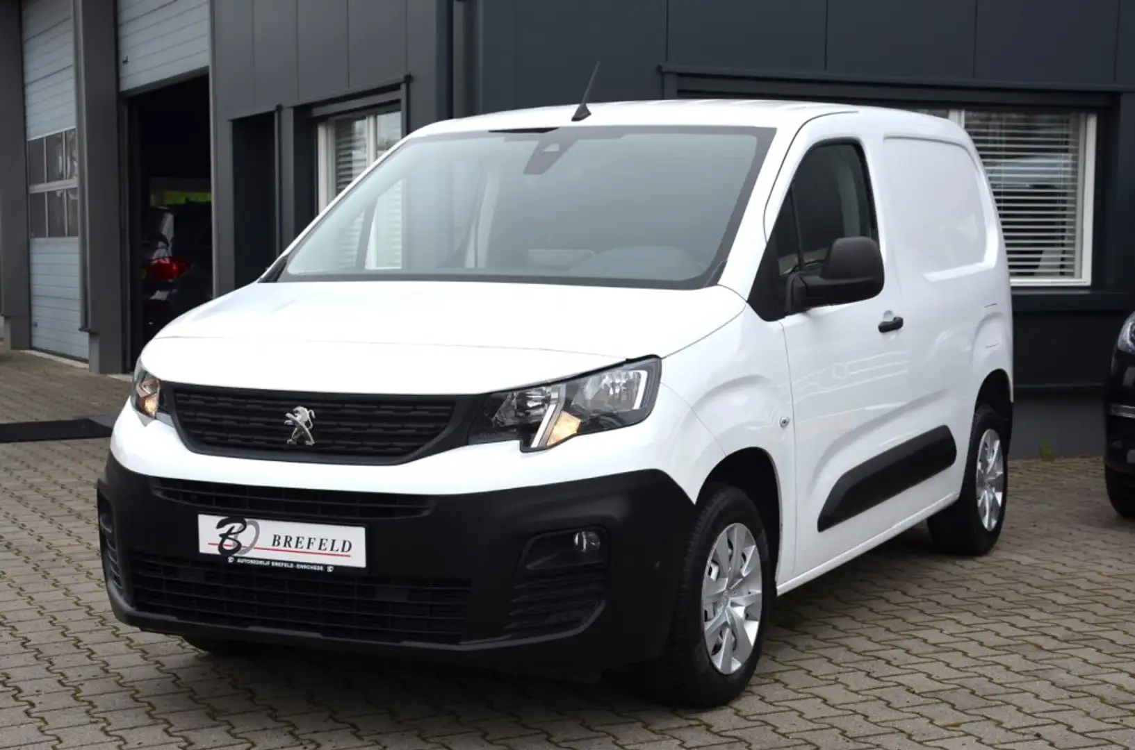 Peugeot Partner 1.2 Benzine  Airco Schuifdeur Wit - 1