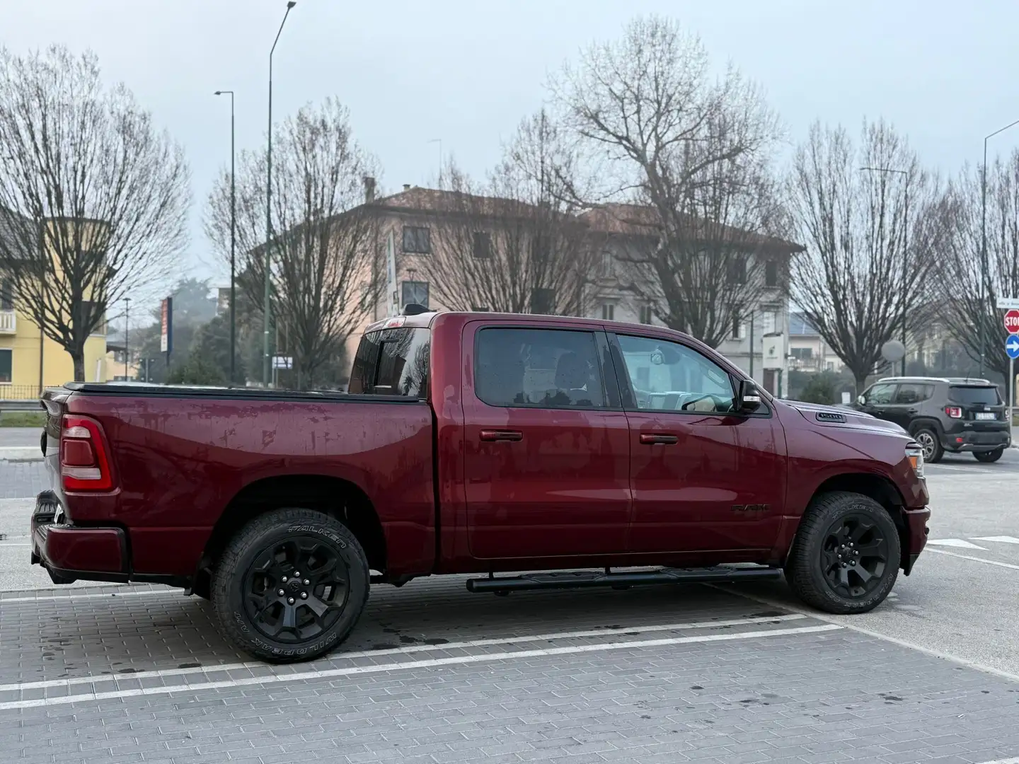 Dodge RAM 1500 5.7 V8 Crew Cab Big Horn Chrome 395cv at8 - 2