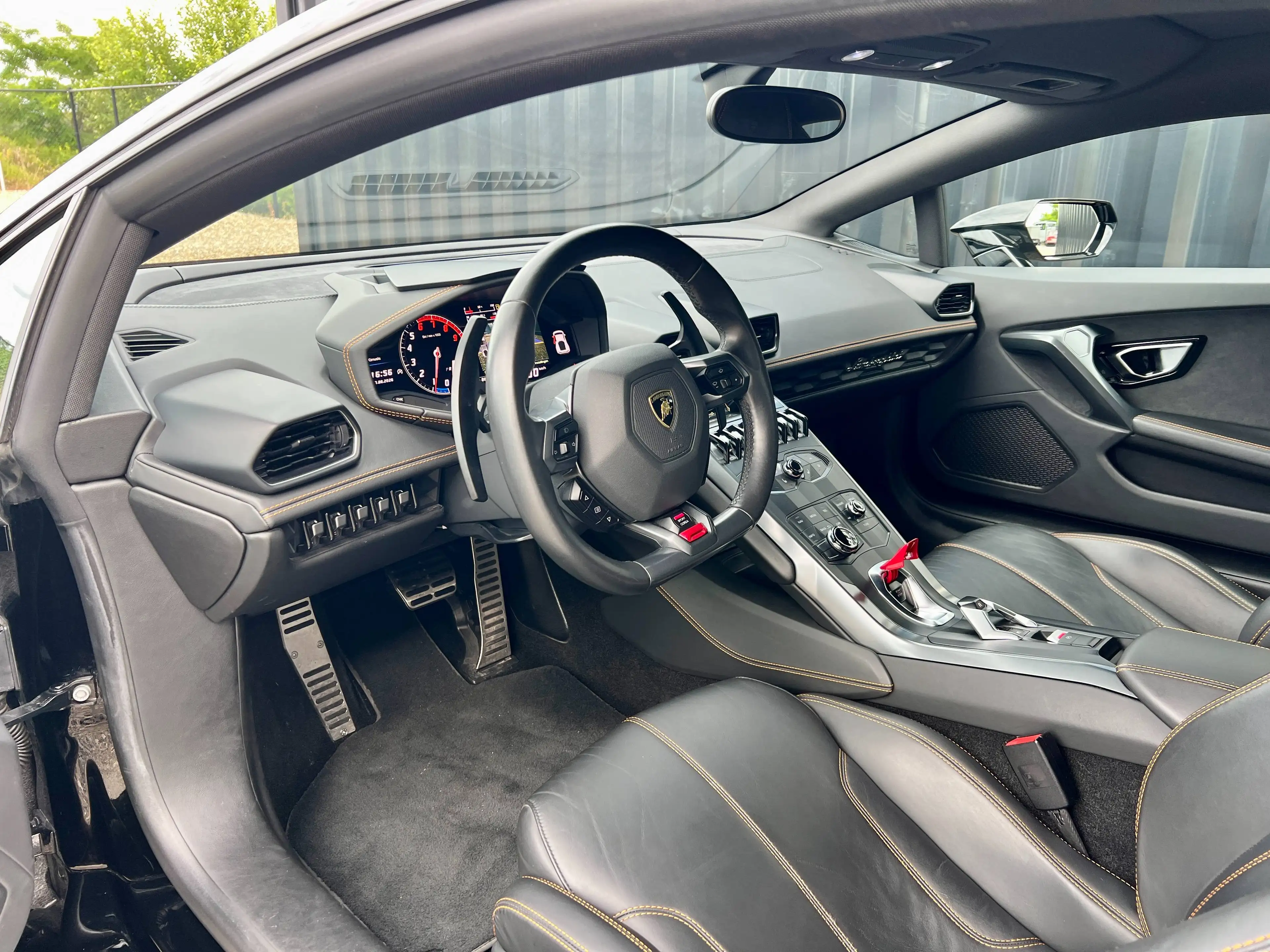 Lamborghini Huracán 5.2i V10 LP610-4 — photo 4