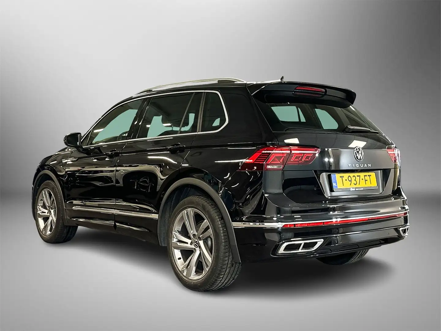 Volkswagen Tiguan 1.5 150pk TSI R-Line Business Trekhaak inklapbaar Noir - 2