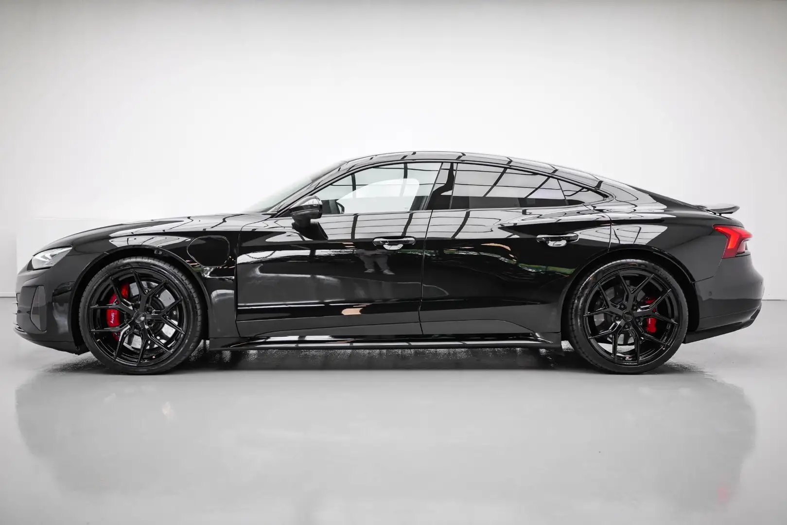 Audi RS e-tron GT 93 kWh |Full Carbon|Luchtvering|Vossen|Nightvision Zwart - 2