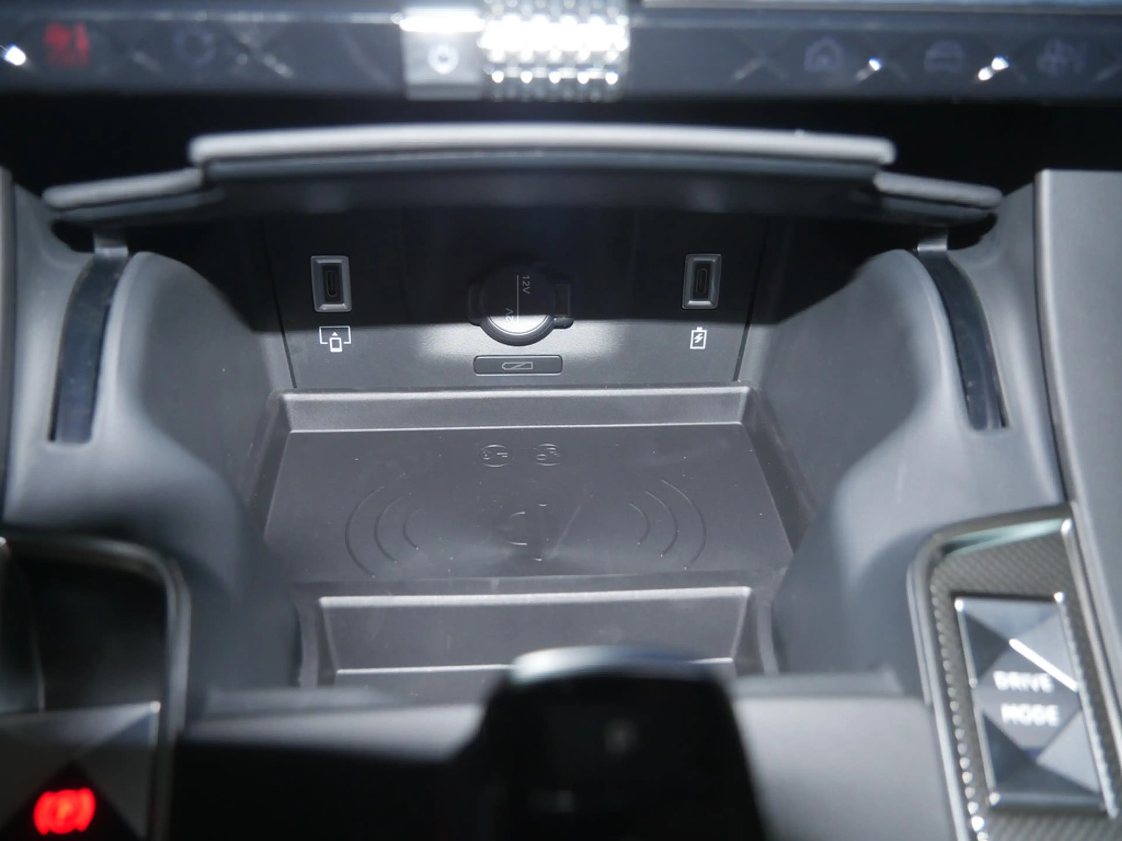 DS Automobiles DS 7 Crossback Etoile BlueHDi 130 PANO 360° — photo 11