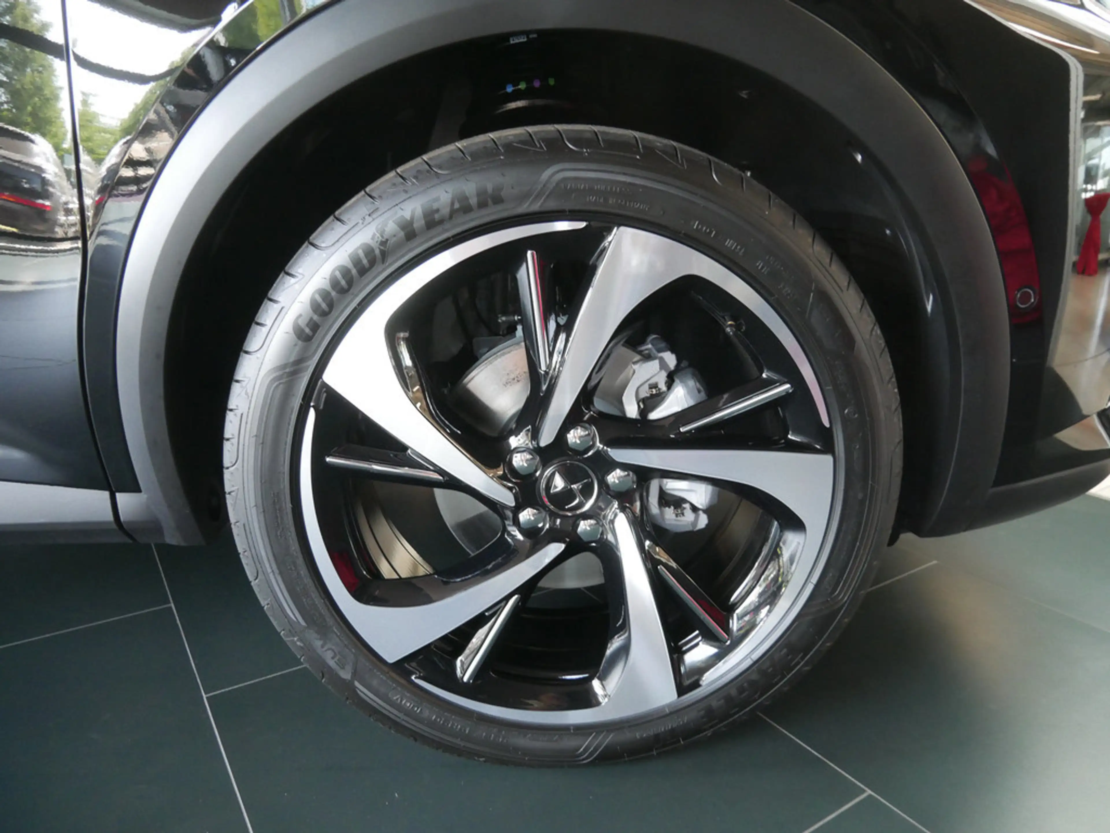 DS Automobiles DS 7 Crossback Etoile BlueHDi 130 PANO 360° — photo 6