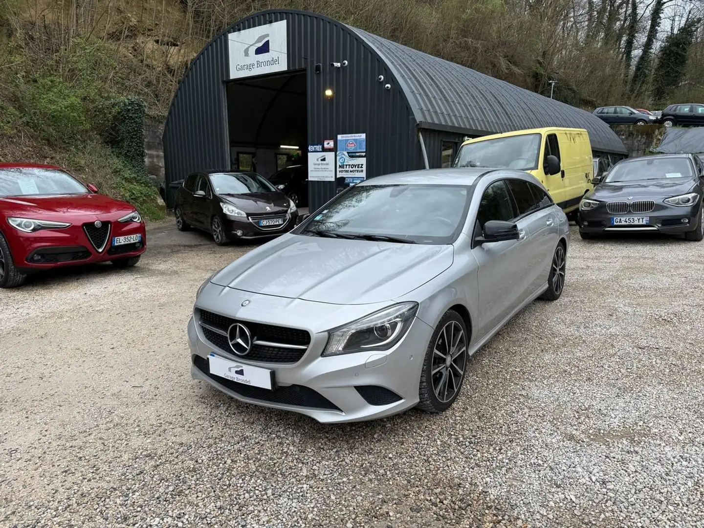 Mercedes-Benz CLA 200 Shooting Brake 200 2.1 CDi 136cv BVA7 Gris - 1