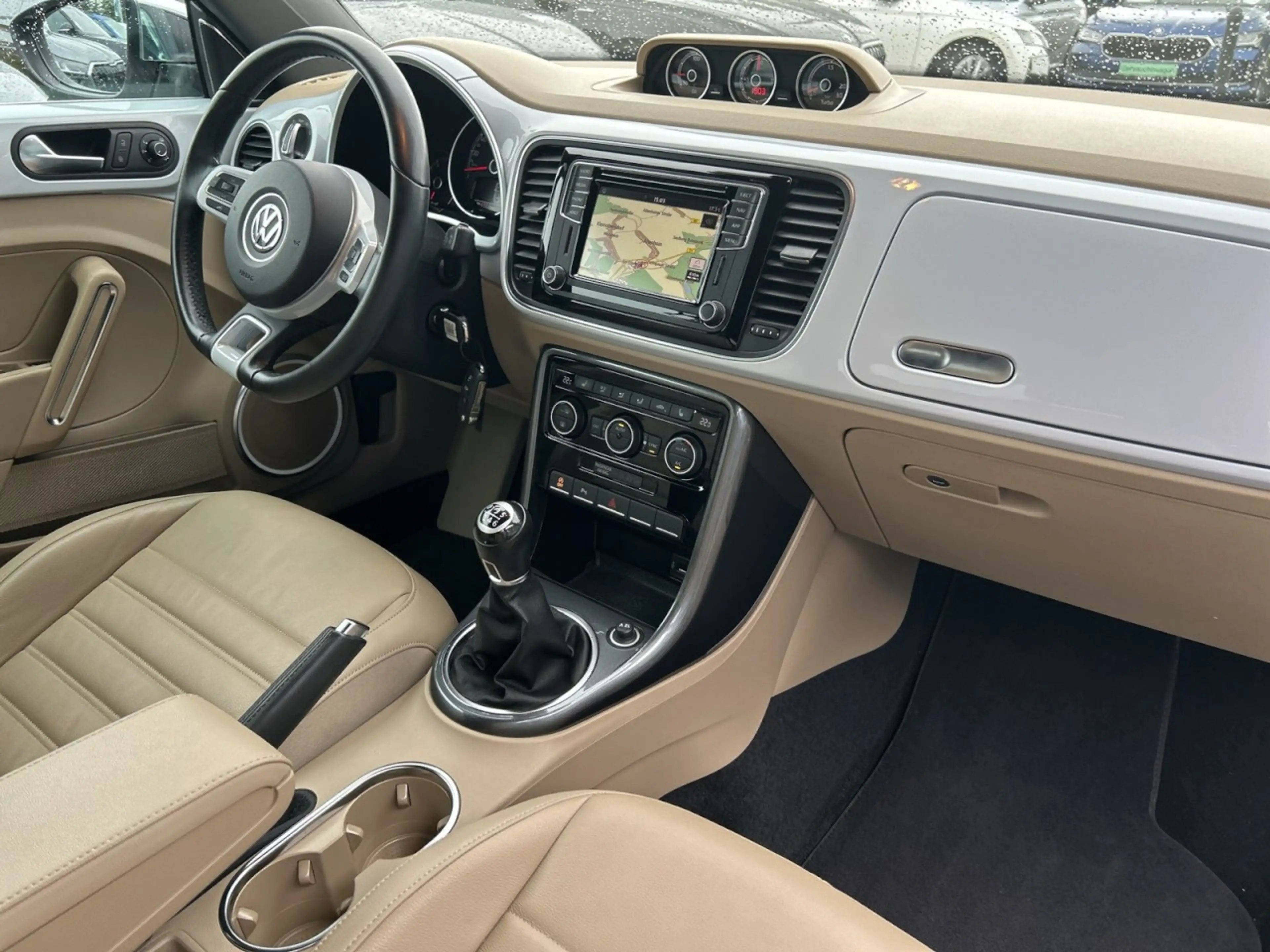Volkswagen Beetle Cabrio R-Line 2.0 TSI NAVI+LEDER+SHZ+PDC Klima — photo 10