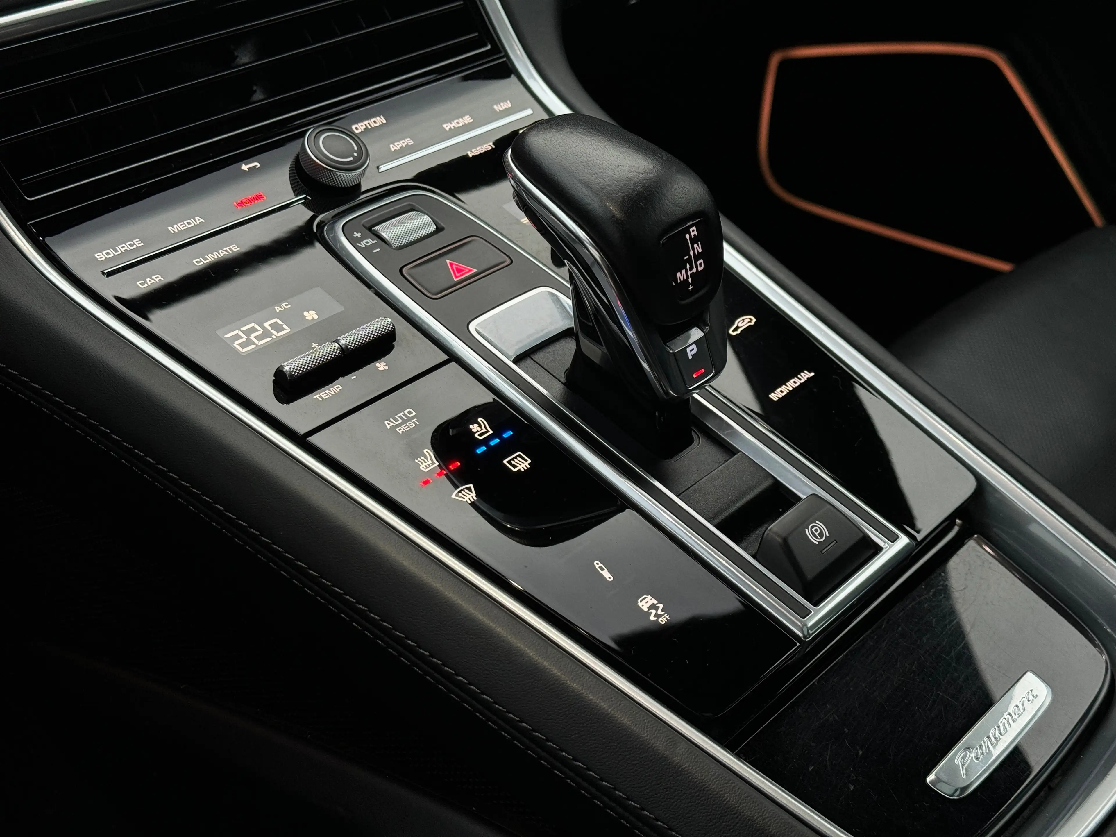 Porsche Panamera 4 e-Hybrid 2.9 V6 Bi-Turbo PHEV PDK (EU6d-TEMP) — photo 11