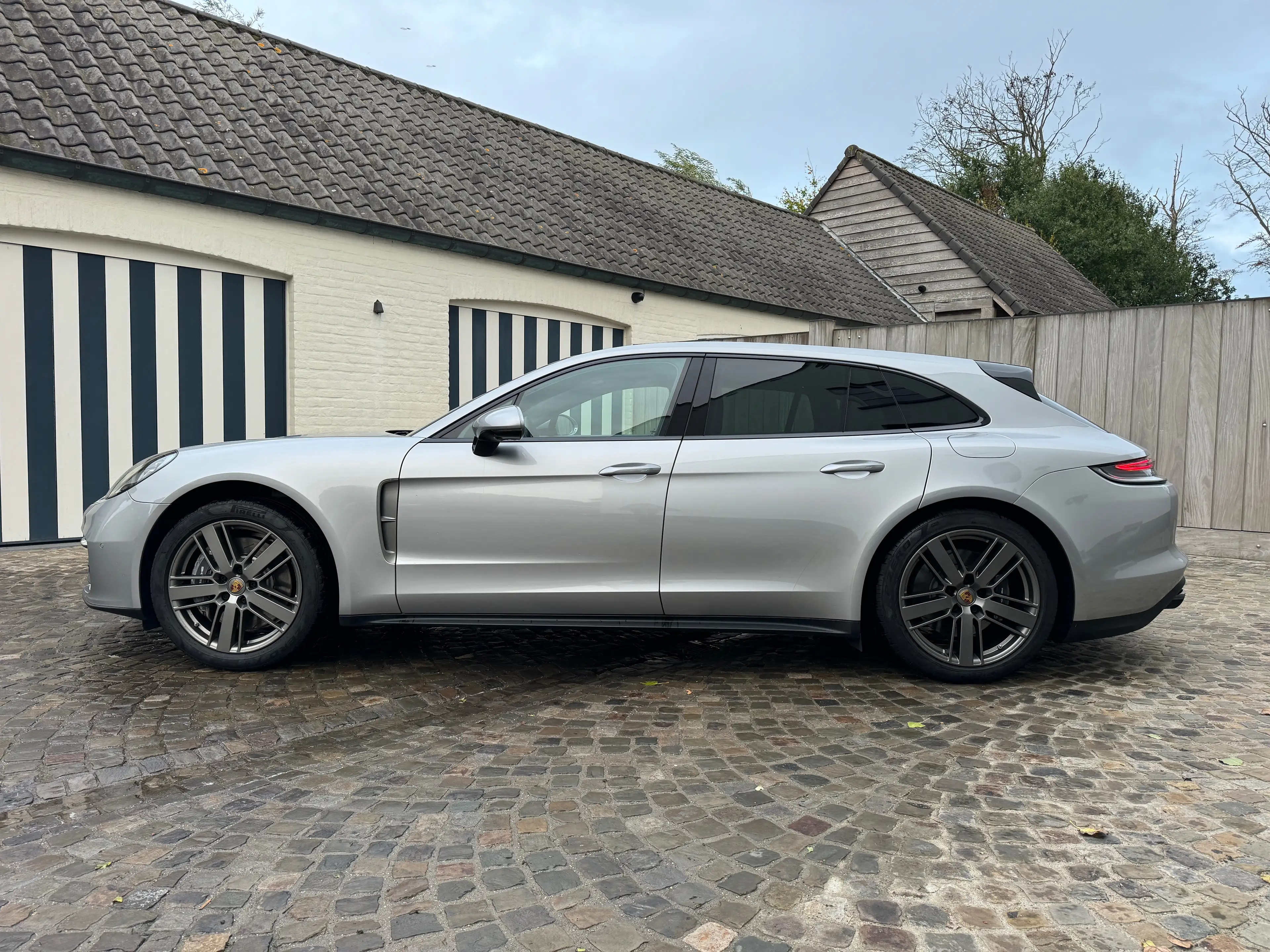 Porsche Panamera 4 e-Hybrid 2.9 V6 Bi-Turbo PHEV PDK (EU6d-TEMP) — photo 3