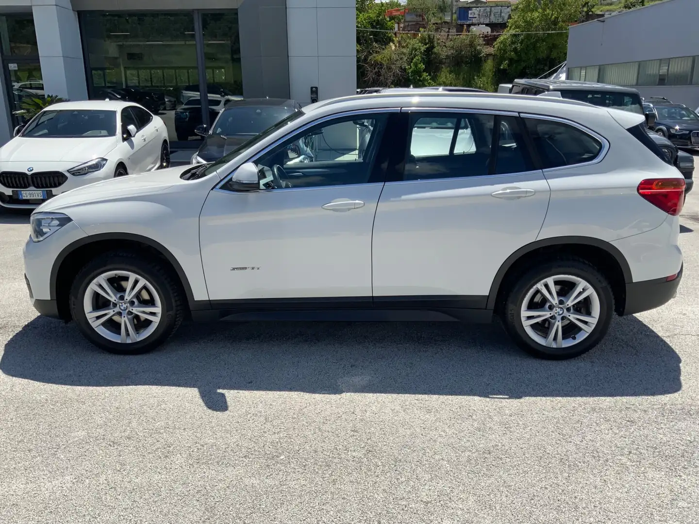 BMW X1 sDrive16d Business Wit - 1