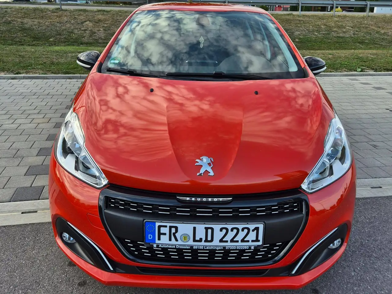 Peugeot 208