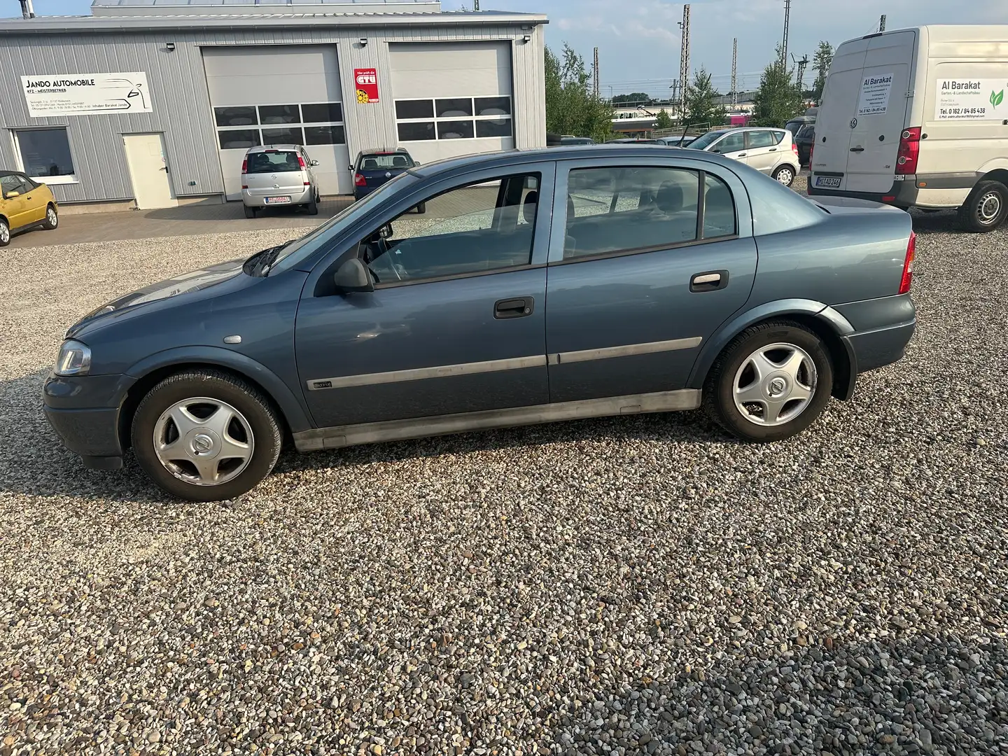 Opel Astra 1.8 Elegance Blau - 1