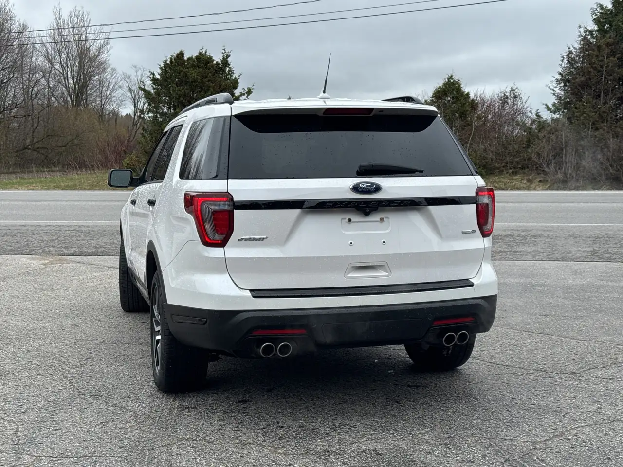 Ford Explorer снимка Ford Explorer