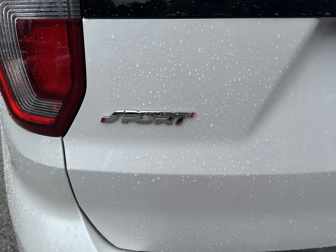 Ford Explorer снимка Ford Explorer