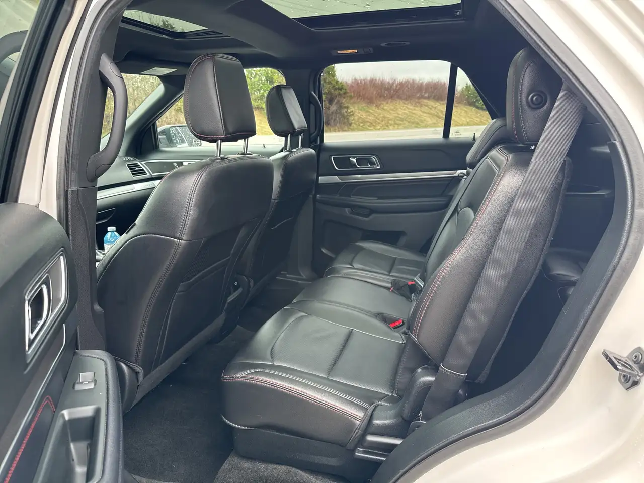 Ford Explorer снимка Ford Explorer