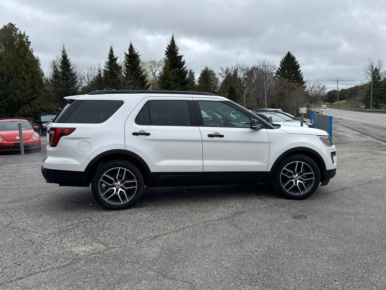 Ford Explorer снимка Ford Explorer