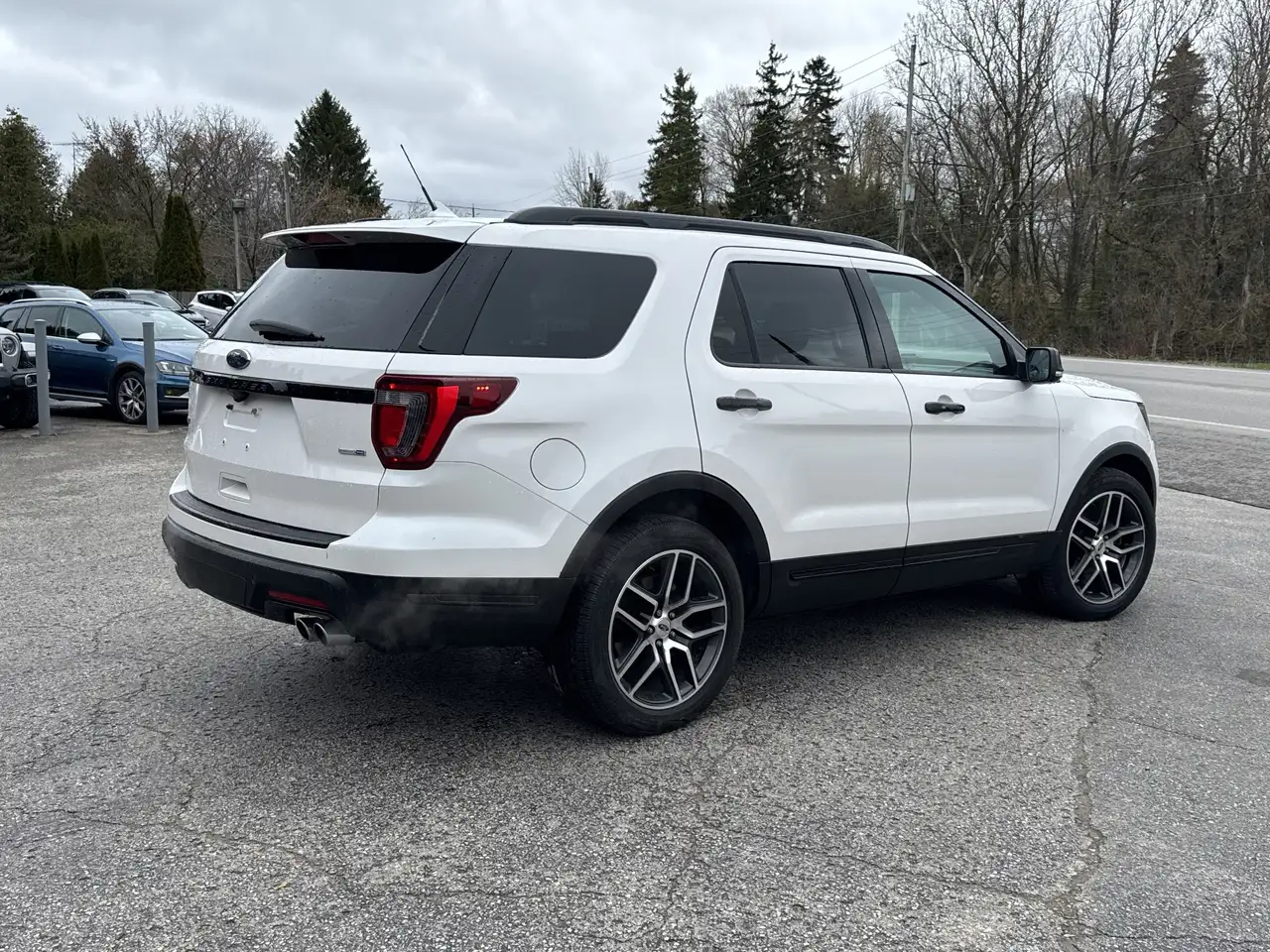 Ford Explorer снимка Ford Explorer