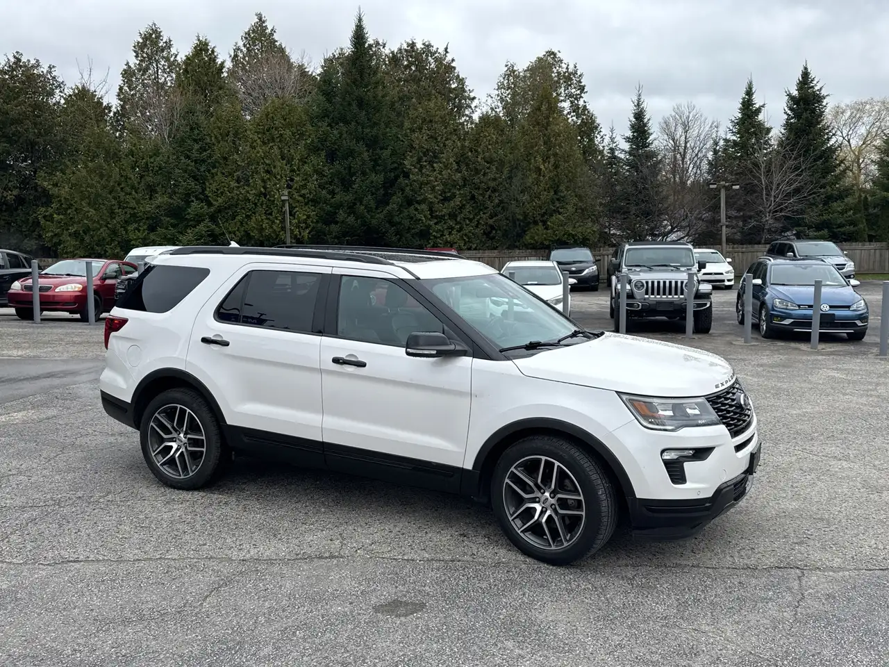 Ford Explorer снимка Ford Explorer
