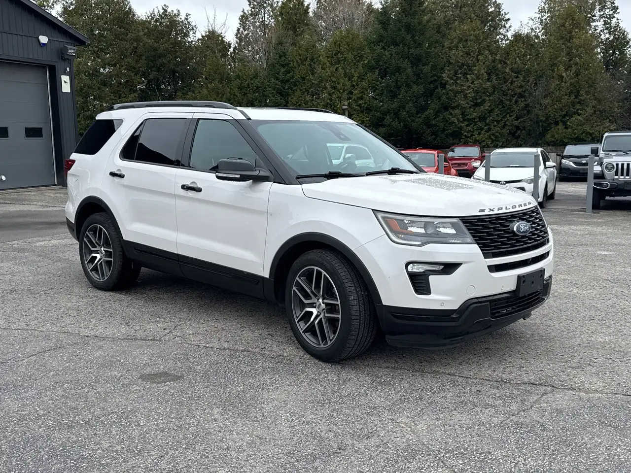 Ford Explorer снимка Ford Explorer