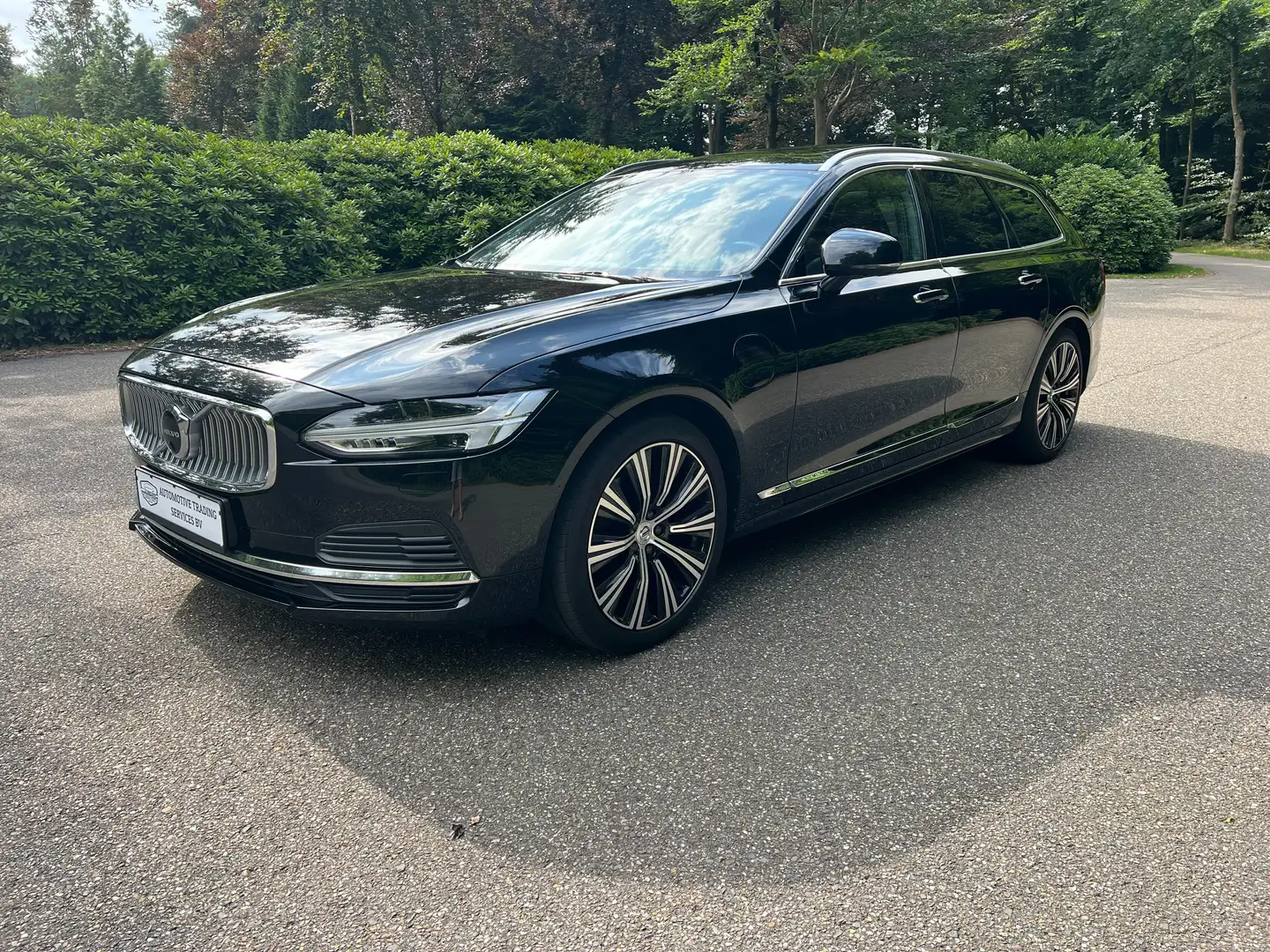 Volvo V90 T8 AWD Twin Engine PlugIn Inscription ACC Pano B&W Zwart - 2