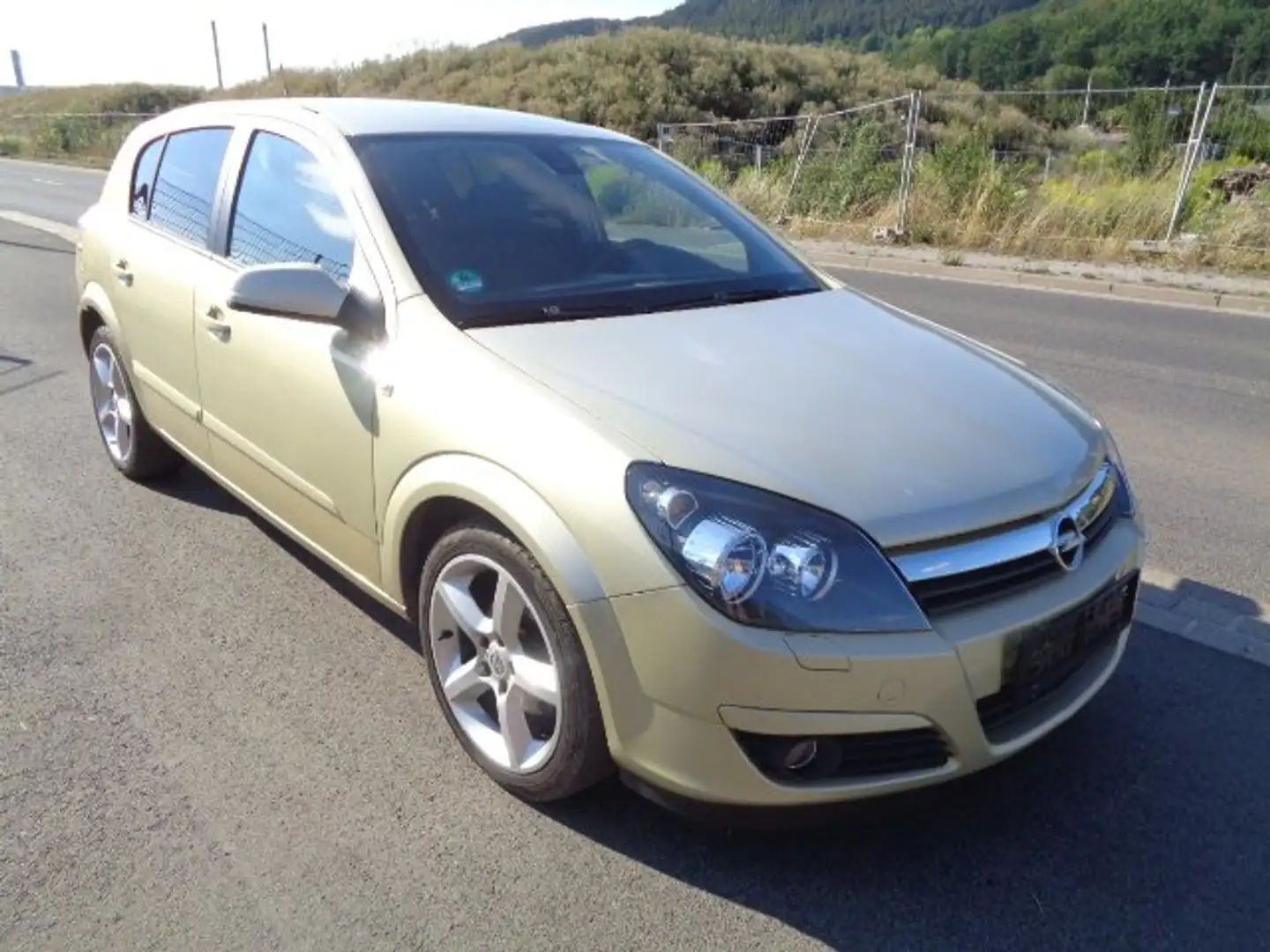 Opel Astra 1.6 Cosmo/Tüv neu/Leder/Klimaautomatik/Alus Zlatna - 1
