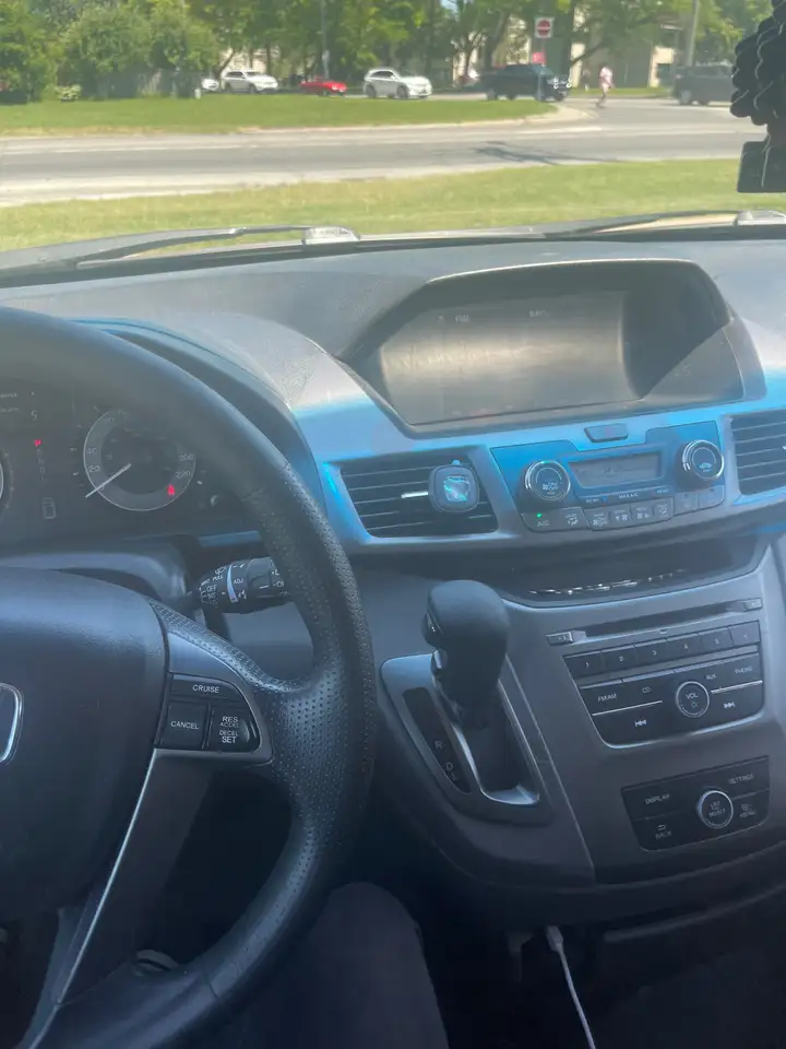 Honda Odyssey снимка Honda Odyssey