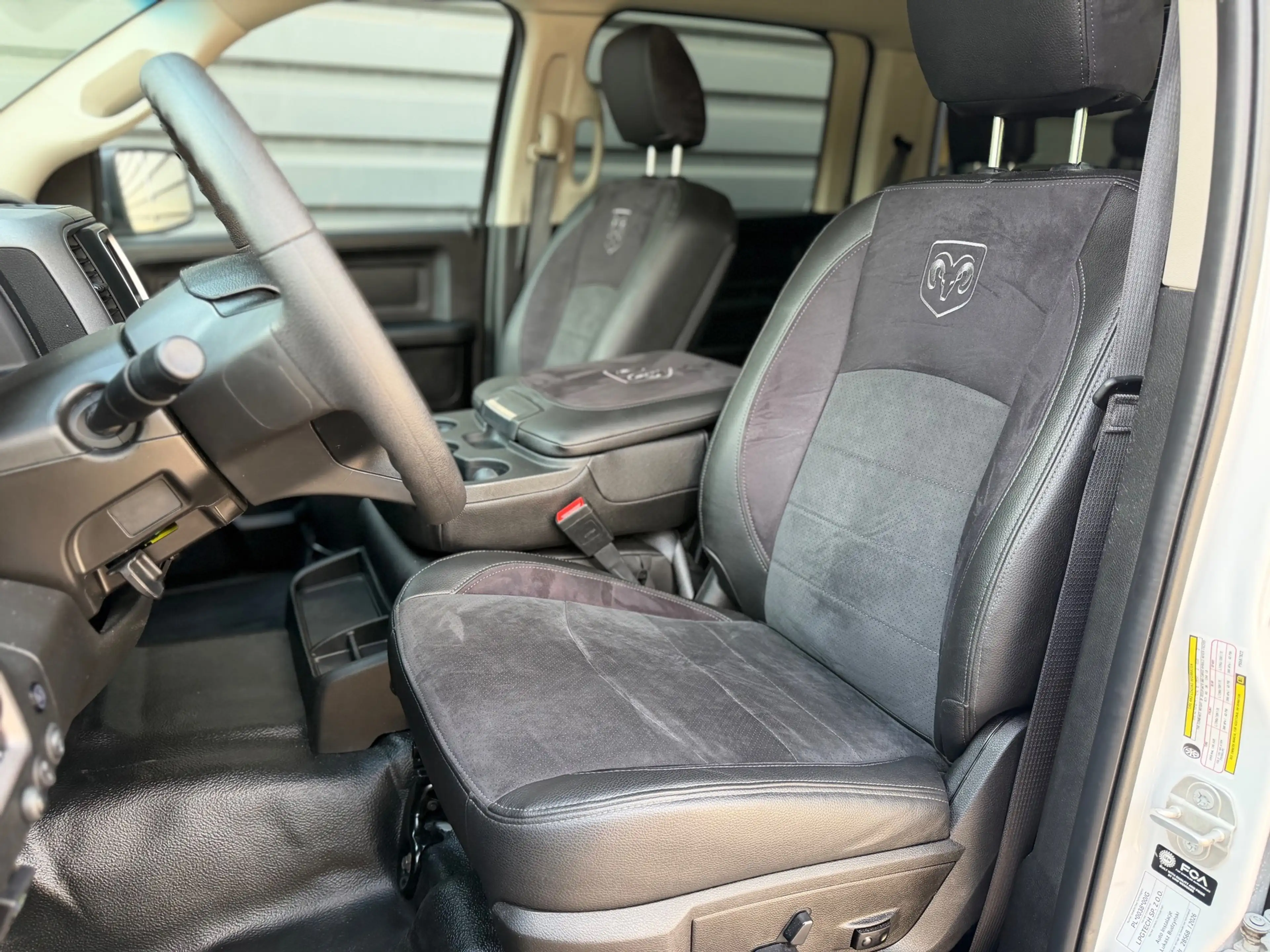 Dodge RAM 1500 CLASSIC 5.7 V8 Crew Cab | LPG | Led | Custom — photo 5