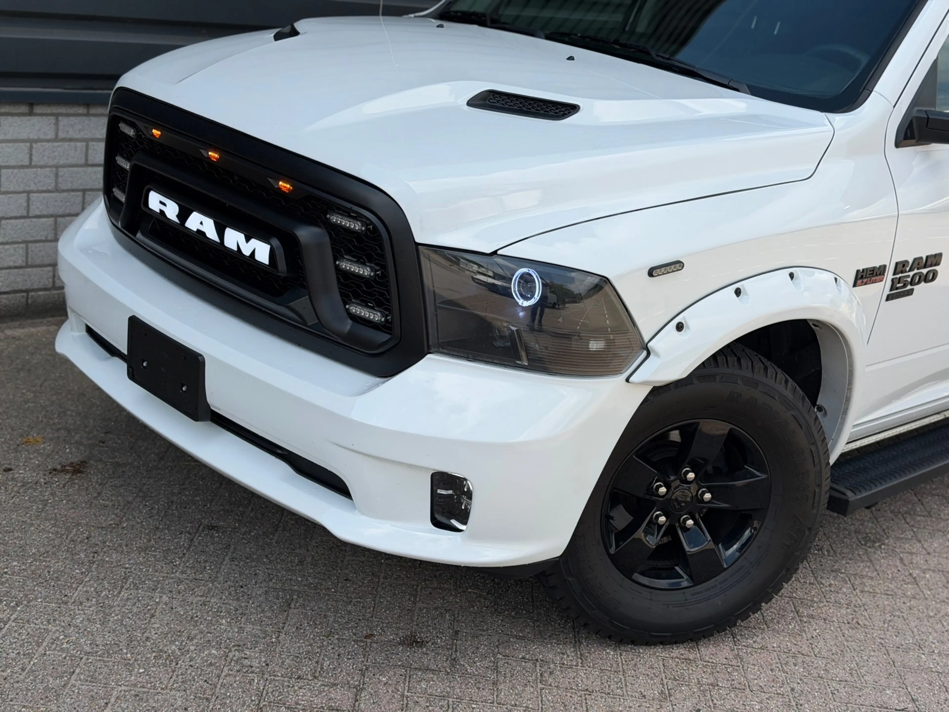 Dodge RAM 1500 CLASSIC 5.7 V8 Crew Cab | LPG | Led | Custom — photo 10