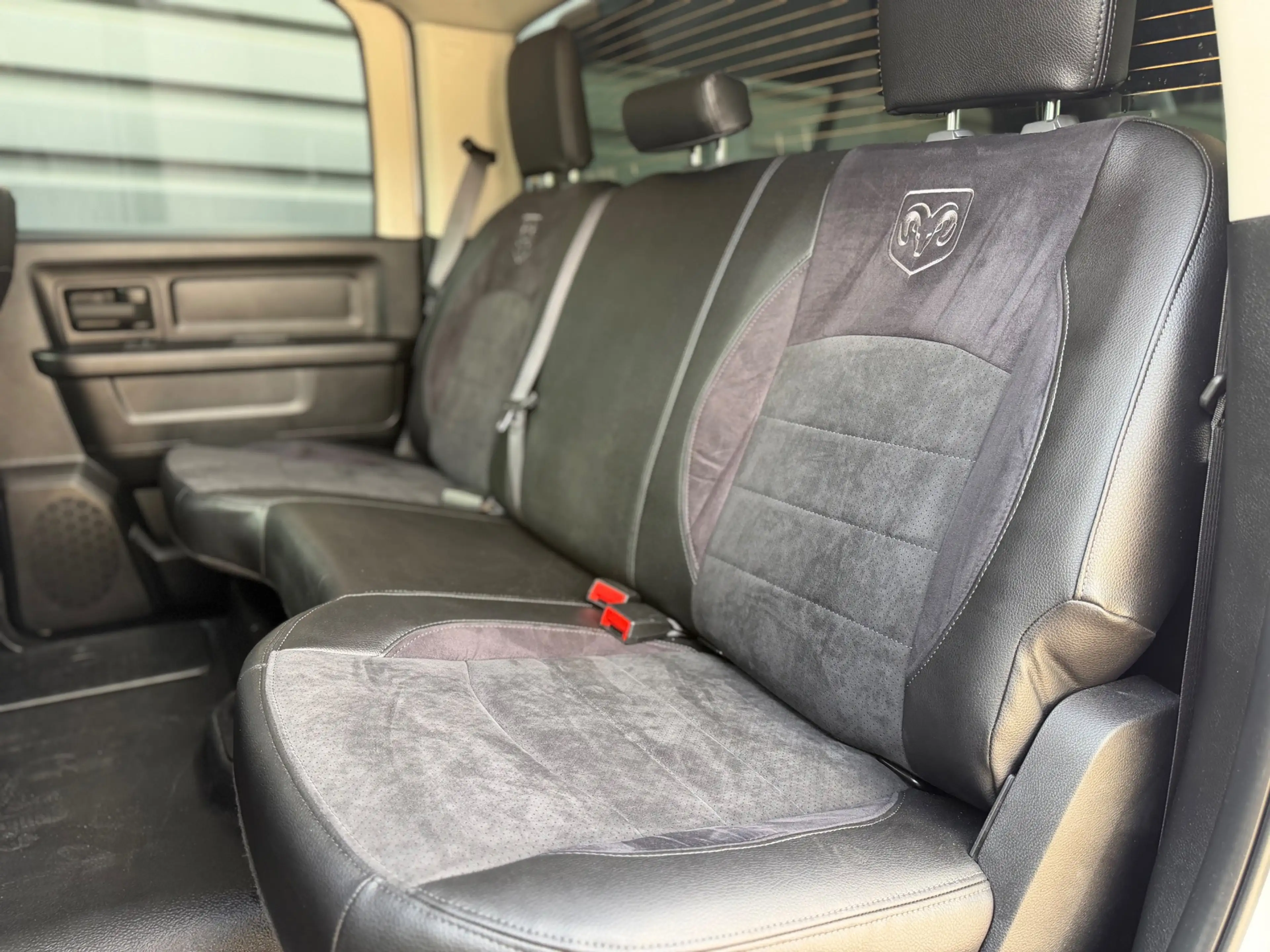 Dodge RAM 1500 CLASSIC 5.7 V8 Crew Cab | LPG | Led | Custom — photo 14