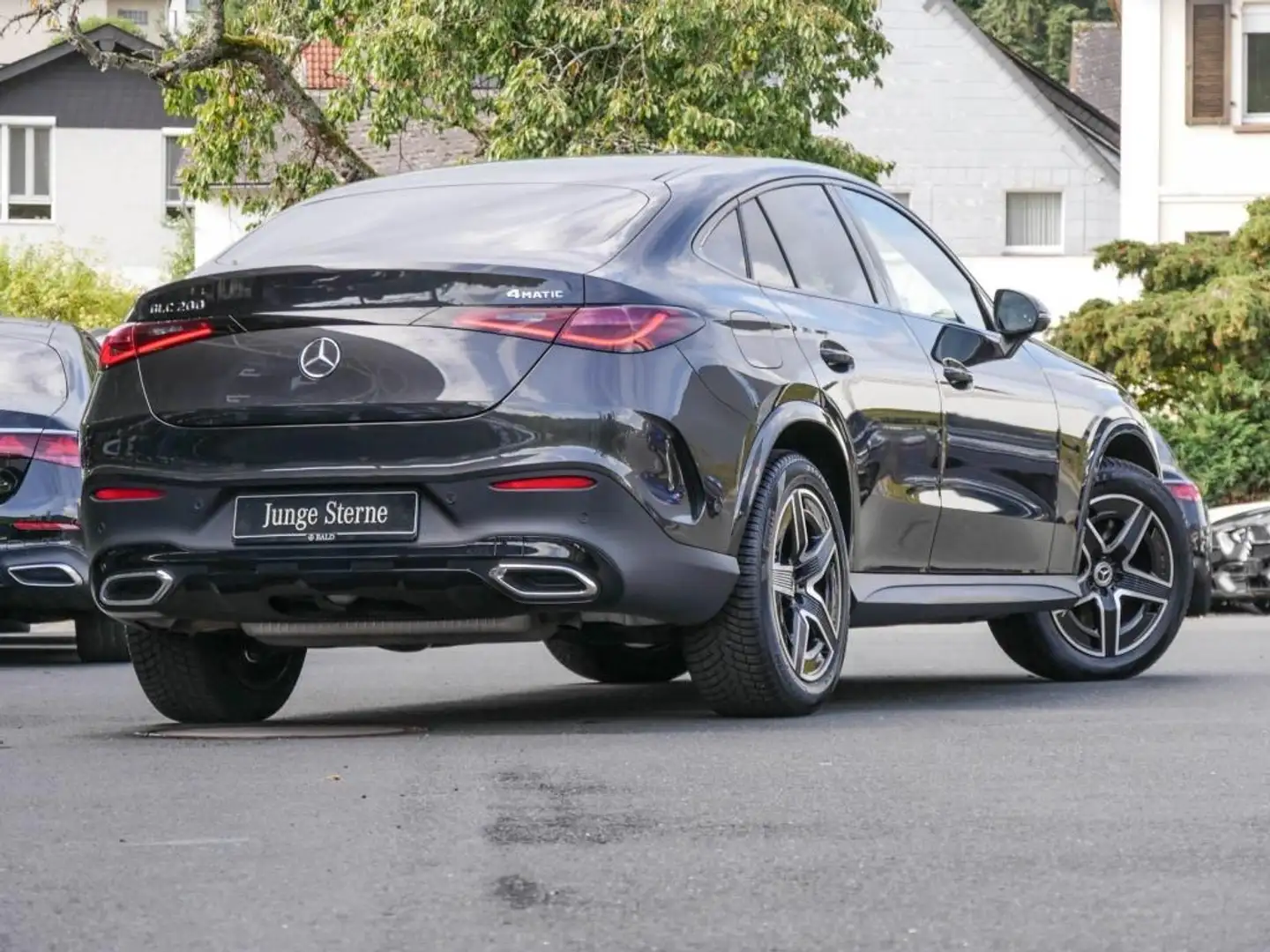 Mercedes-Benz GLC 200 4MATIC Coupé +AMG+MBUX+Pano+Navi+AHK+360 Grau - 2