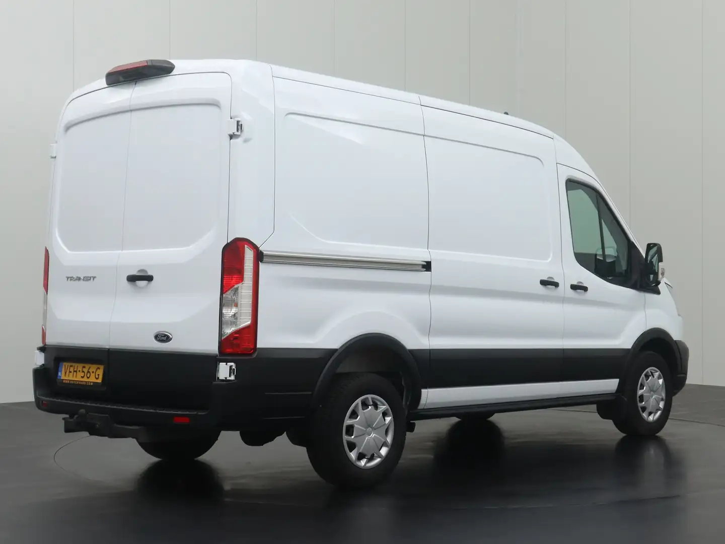 Ford Transit 2.0TDCI 130PK L2H2 | Navigatie | Camera | Trekhaak Wit - 2