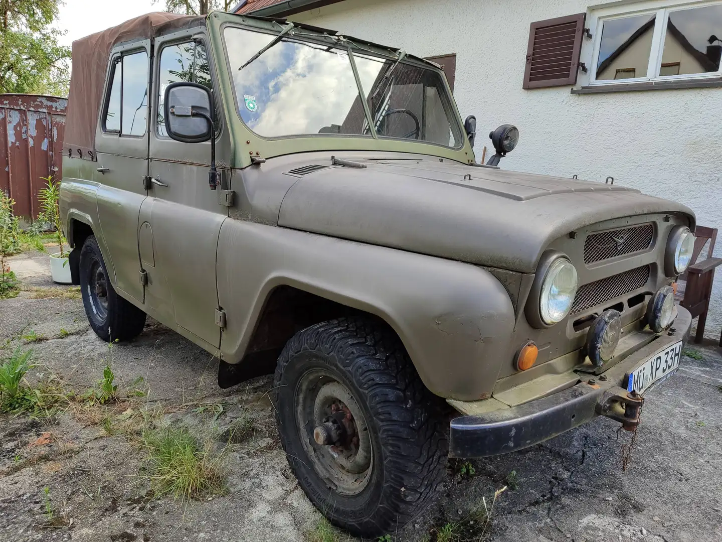 UAZ 469 Grün - 2