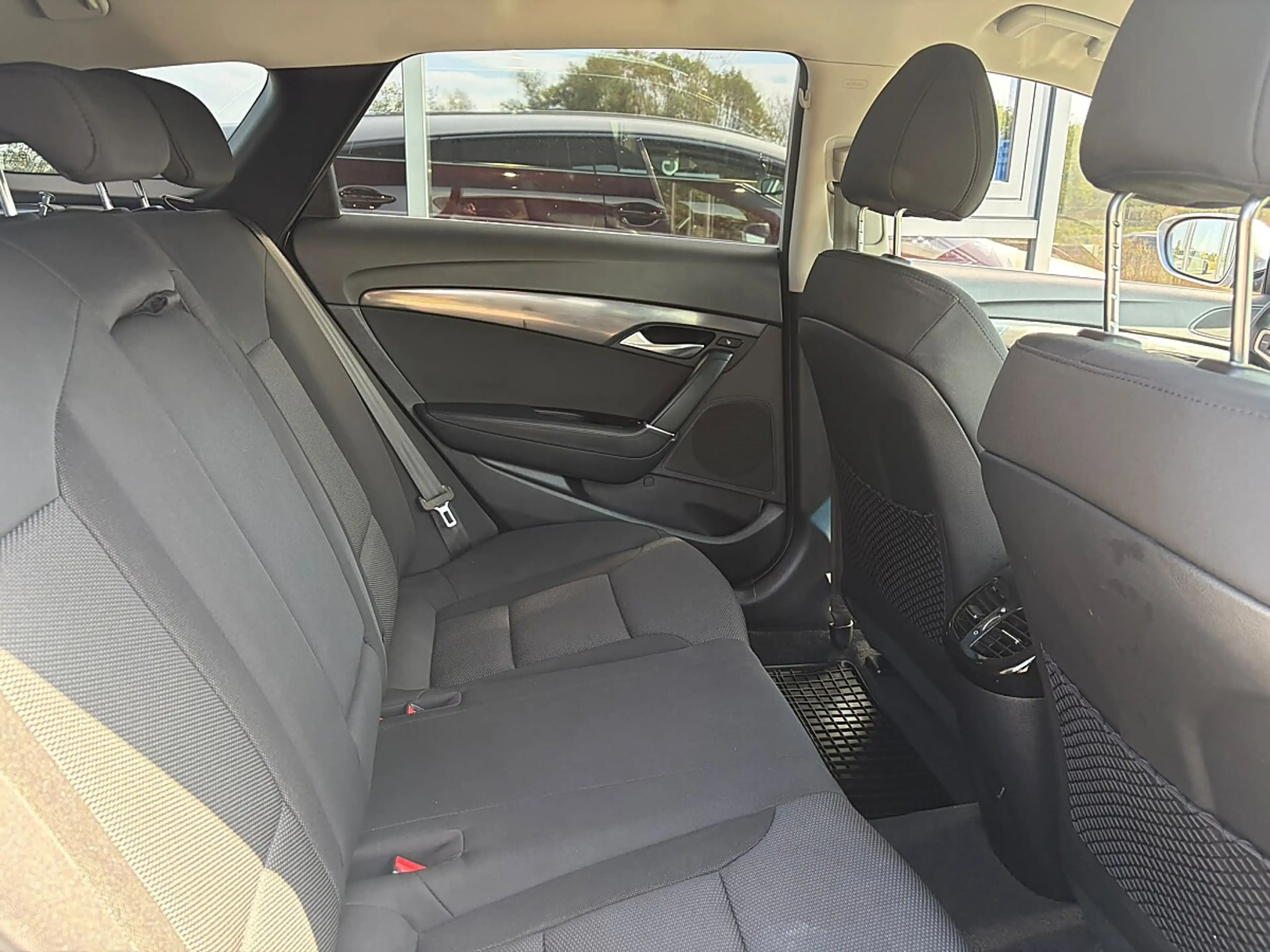 Hyundai i40 Business 1,7 CRDi Aut. — photo 13