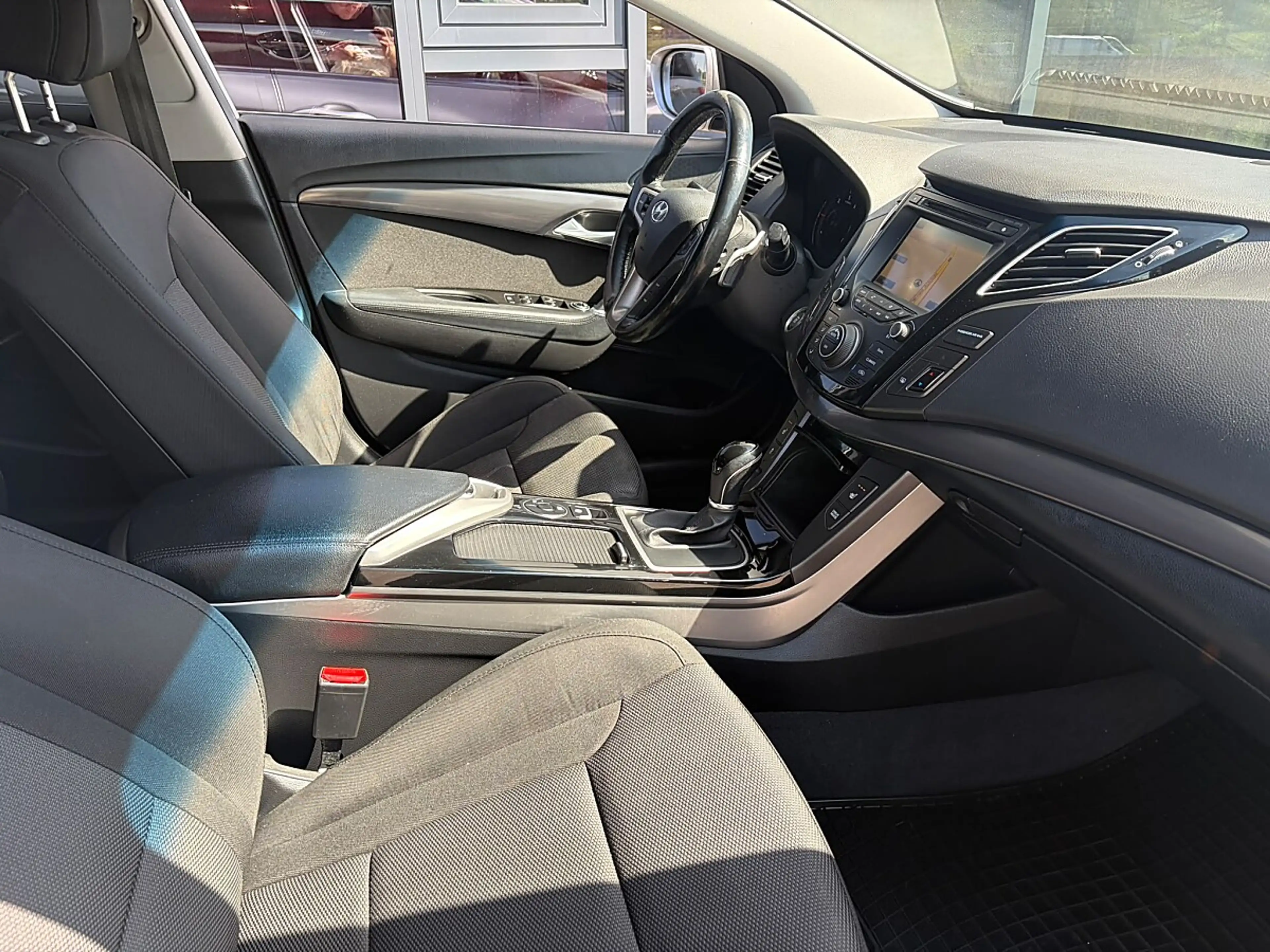 Hyundai i40 Business 1,7 CRDi Aut. — photo 12