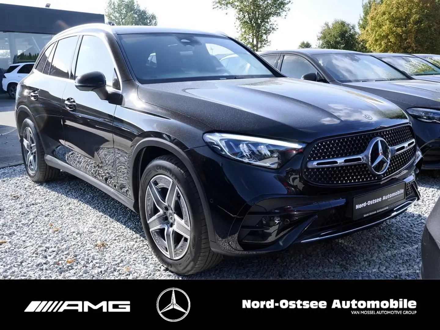 Mercedes-Benz GLC 300 d 4M AMG KAMERA AHK DISTRONIC KEYLESS Schwarz - 2