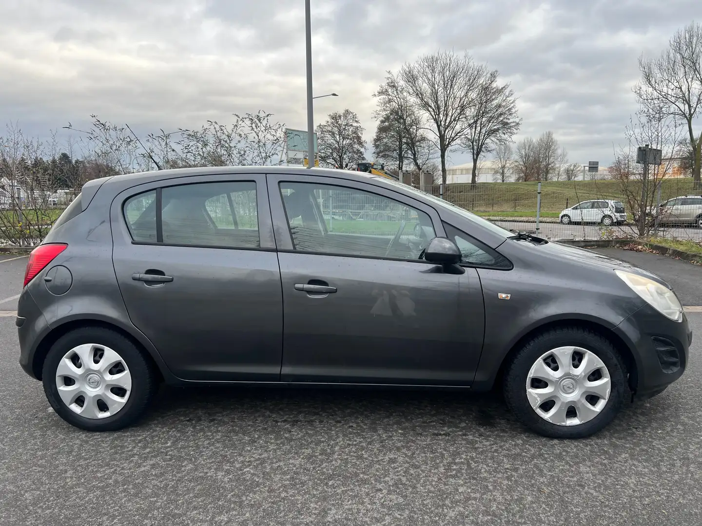 Opel Corsa Corsa 5-Türer 1.2 16V Easytronic Edition Grijs - 2