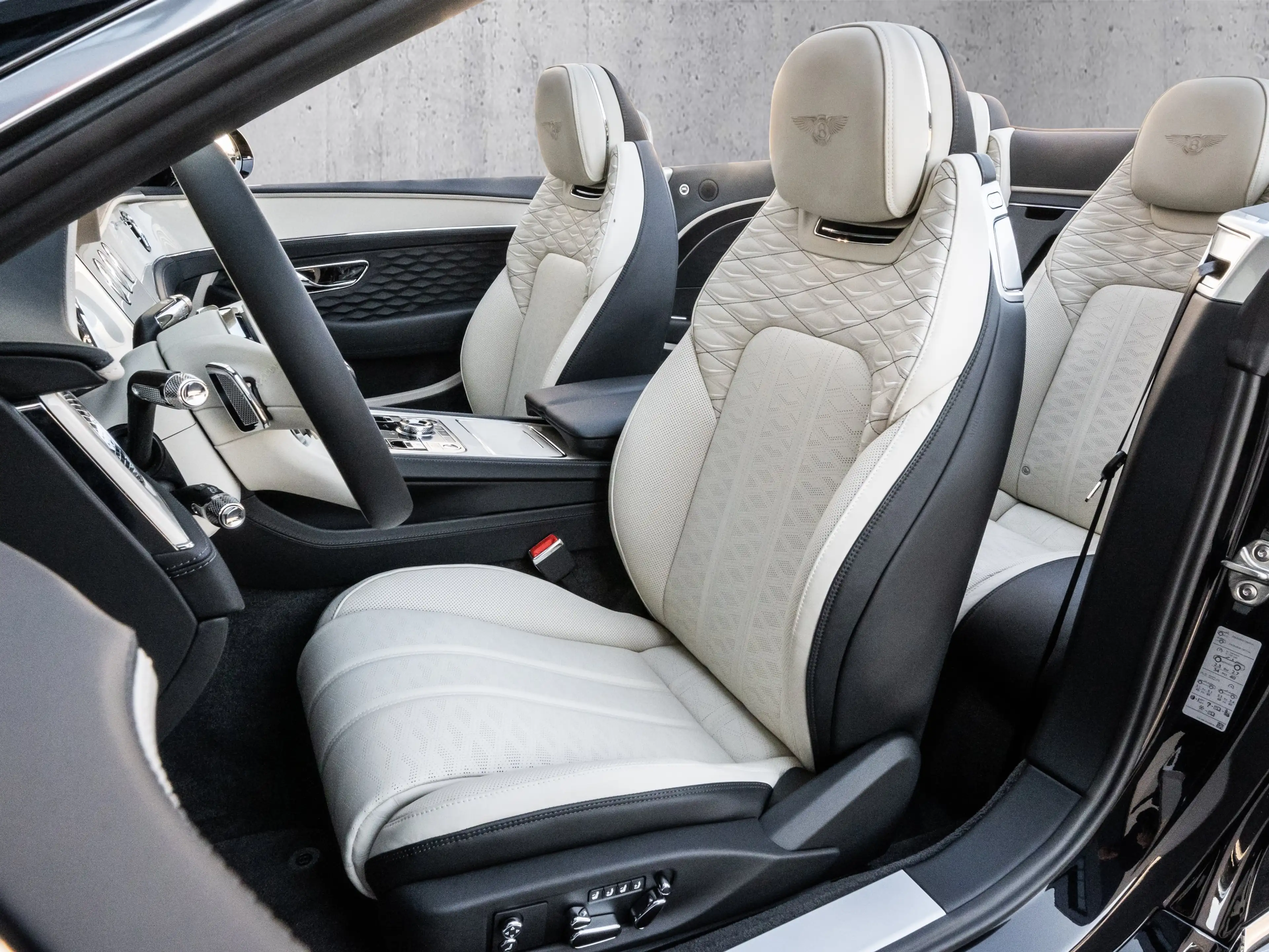 Bentley Continental GTC Mulliner Naim, Mulliner Bespoke Interior — photo 9