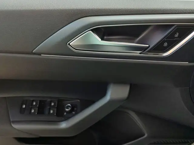 Volkswagen Taigo view 8